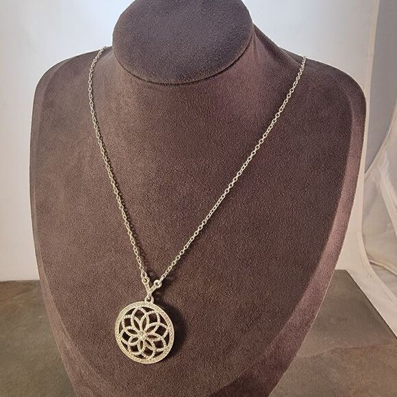 Clear Crystal Round Long Openwork Pendant Necklace - Picture 2 of 7